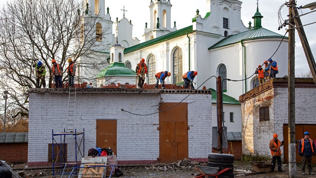 История с полоцким Верхним замком – как если бы Красную площадь превратили  в мелкооптовый рынок — Свободные новости Плюс